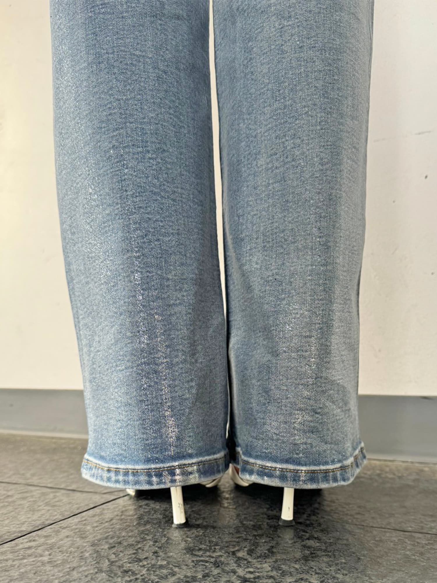 ホイルプリントデニムストレートパンツ