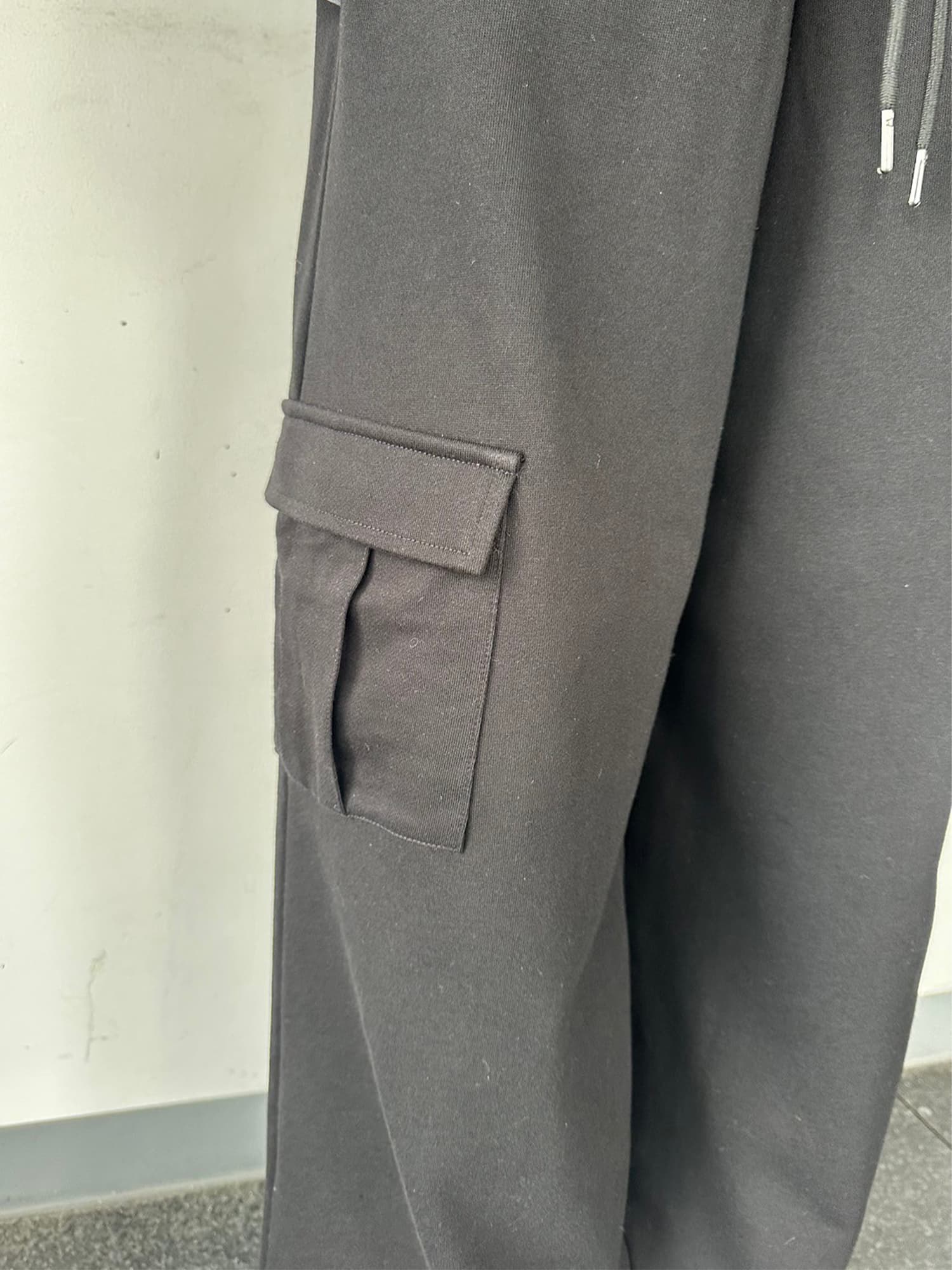 コントラストトリムスウェットカーゴパンツ