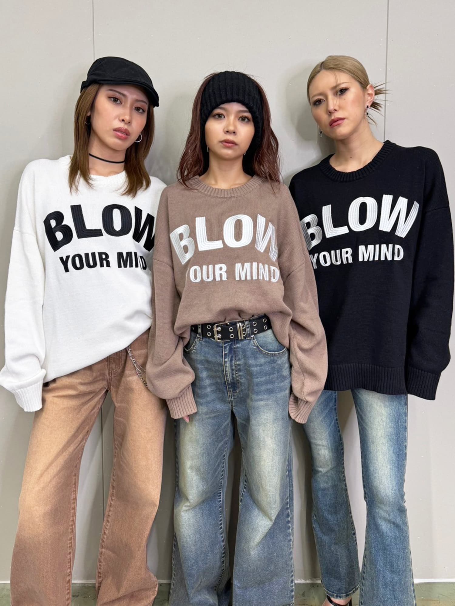 ロゴ刺繍ニットプルオーバー–